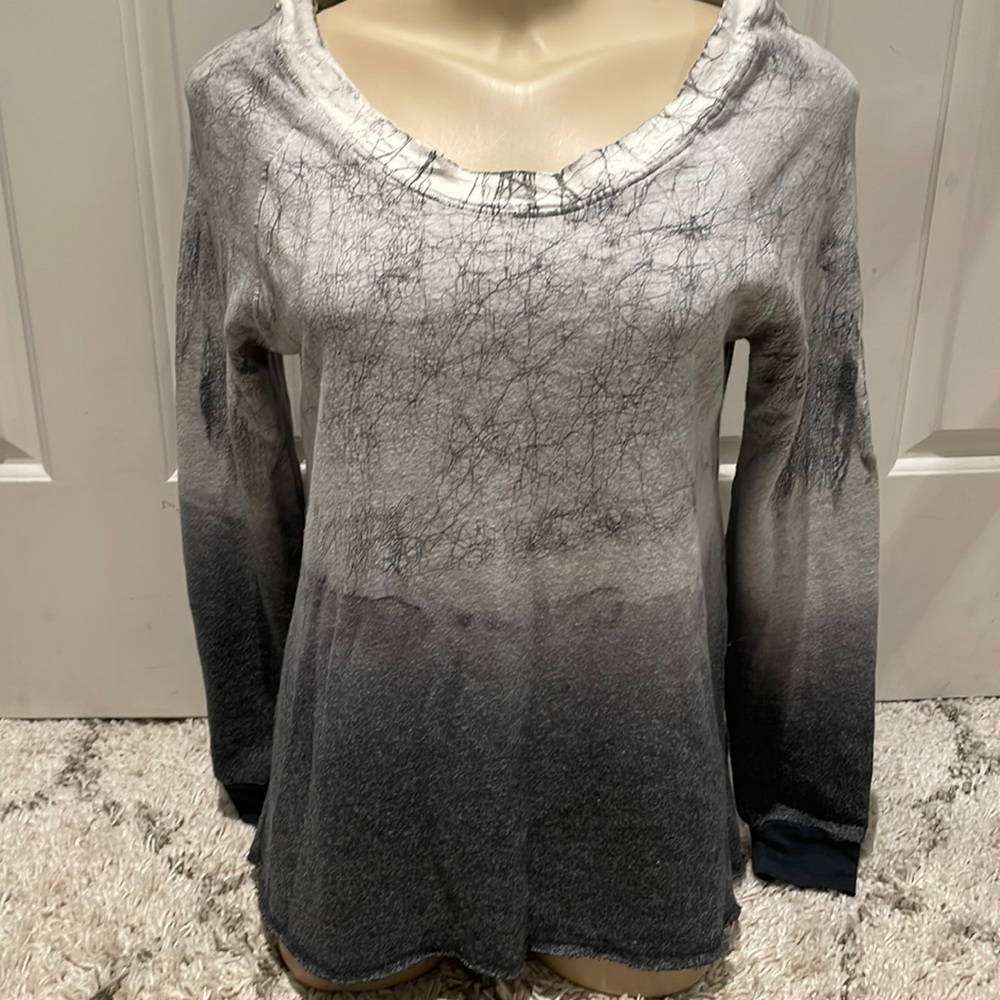 OMBRÉ CUT OUT scoop neck DISTESSED TUNIC SWEATSHIRT  NWOT. SMALL